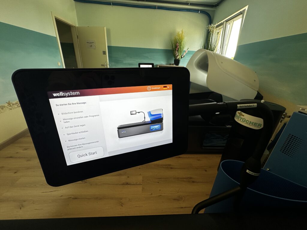 Neue Touchbedienung an Massageliege- Hydrowave Massage Bernau